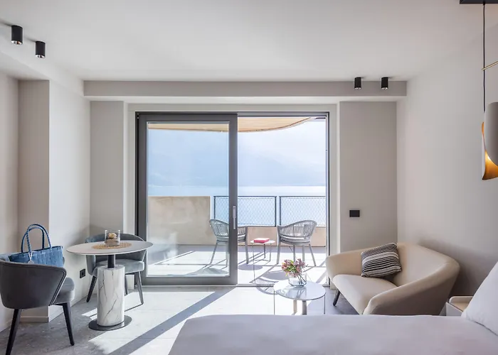 Eala My Lakeside Dream - Adults Only