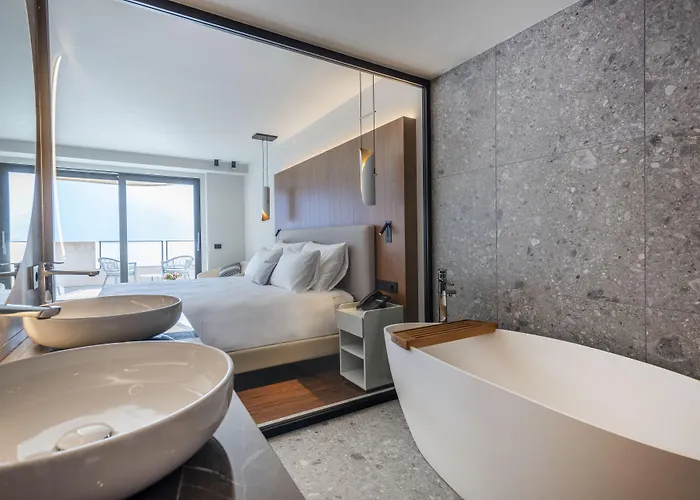 Eala My Lakeside Dream - Adults Only