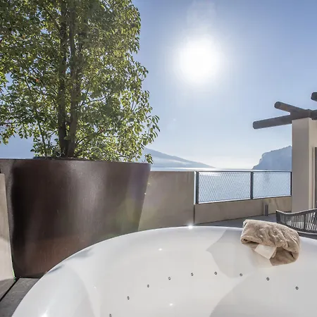 Eala My Lakeside Dream - Adults Only